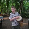 Raymond met djembe